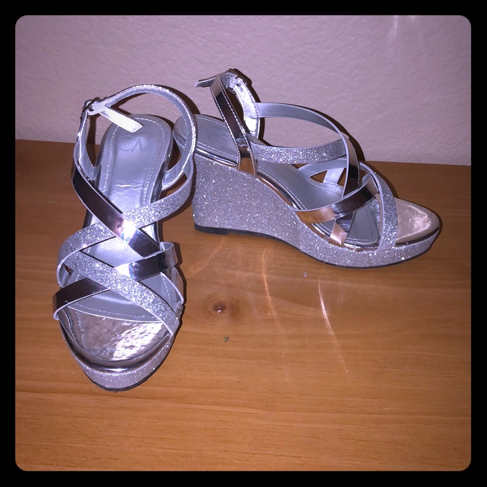 Silver wedges